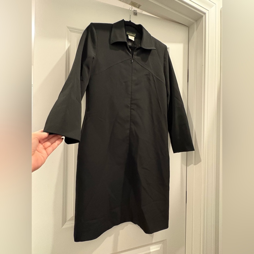 Harve Benard Chic Black Long Sleeve Shift Dress with Zip-Up Neckline (Size 4)